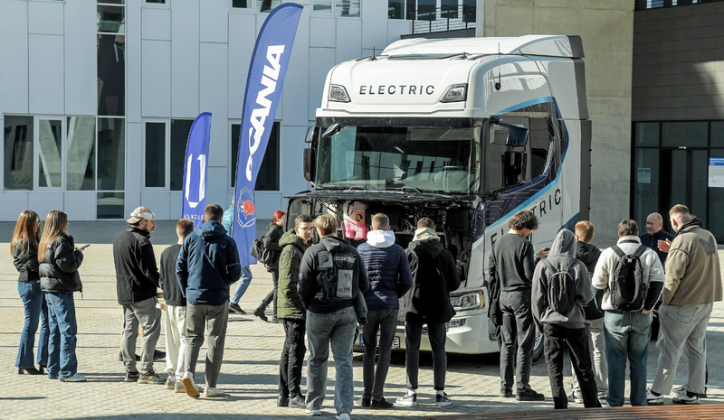 TIF pristatyti „Scania“ elektra varomi vilkikai: tik laiko klausimas, kada jie paplis ir Lietuvoje